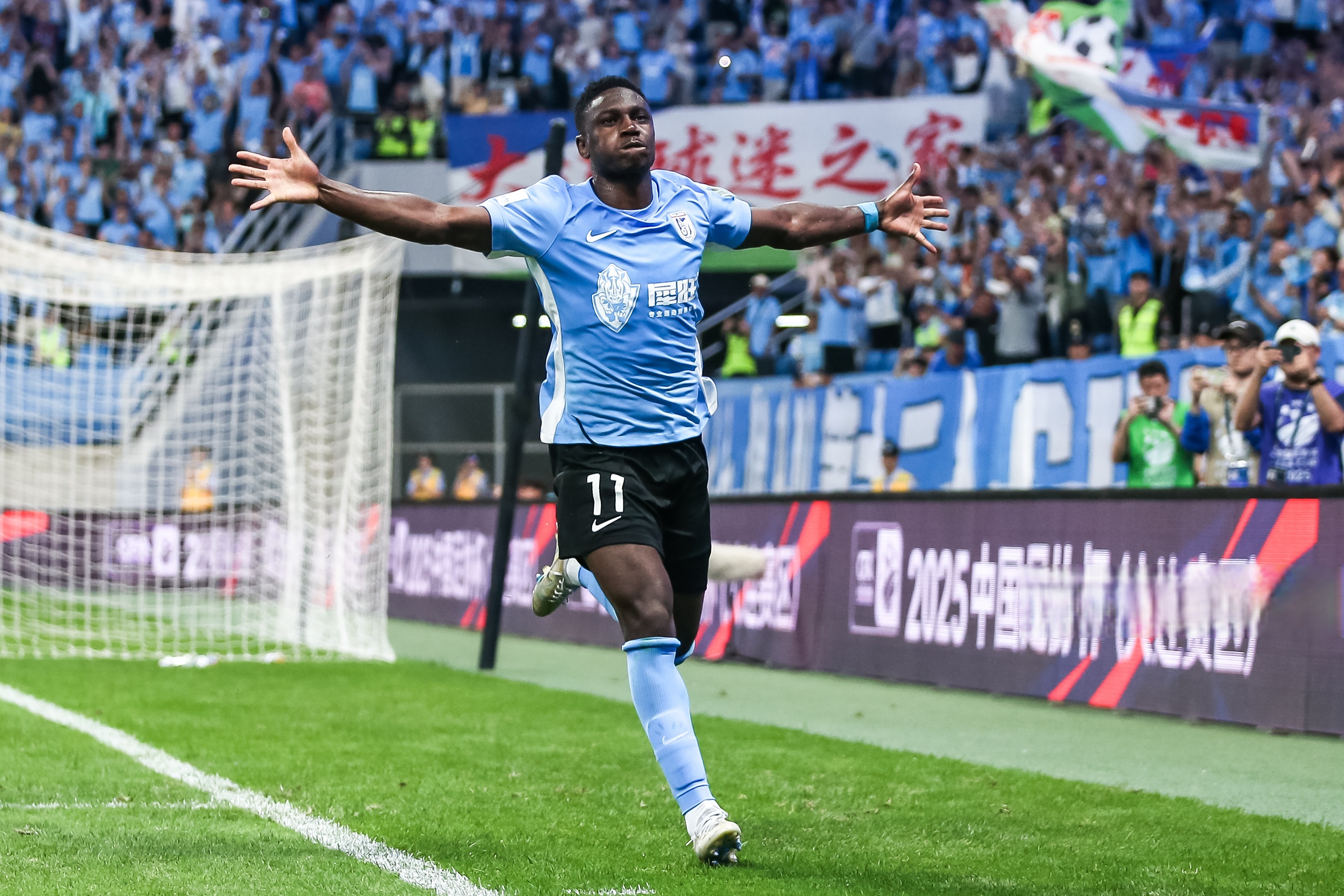 赛前速览：国王杯八强战洛杉矶快船对阵上海海港，三大看点值得期待(今日快船比赛直播在线观看)