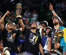 包含世界杯预选赛战况:波士顿凯尔特人防线稳固,金州勇士进攻受阻,肖若腾成最佳的词条 包含世界杯预选赛战况:波士顿凯尔特人防线稳固,金州勇士进攻受阻,肖若腾成最佳的词条